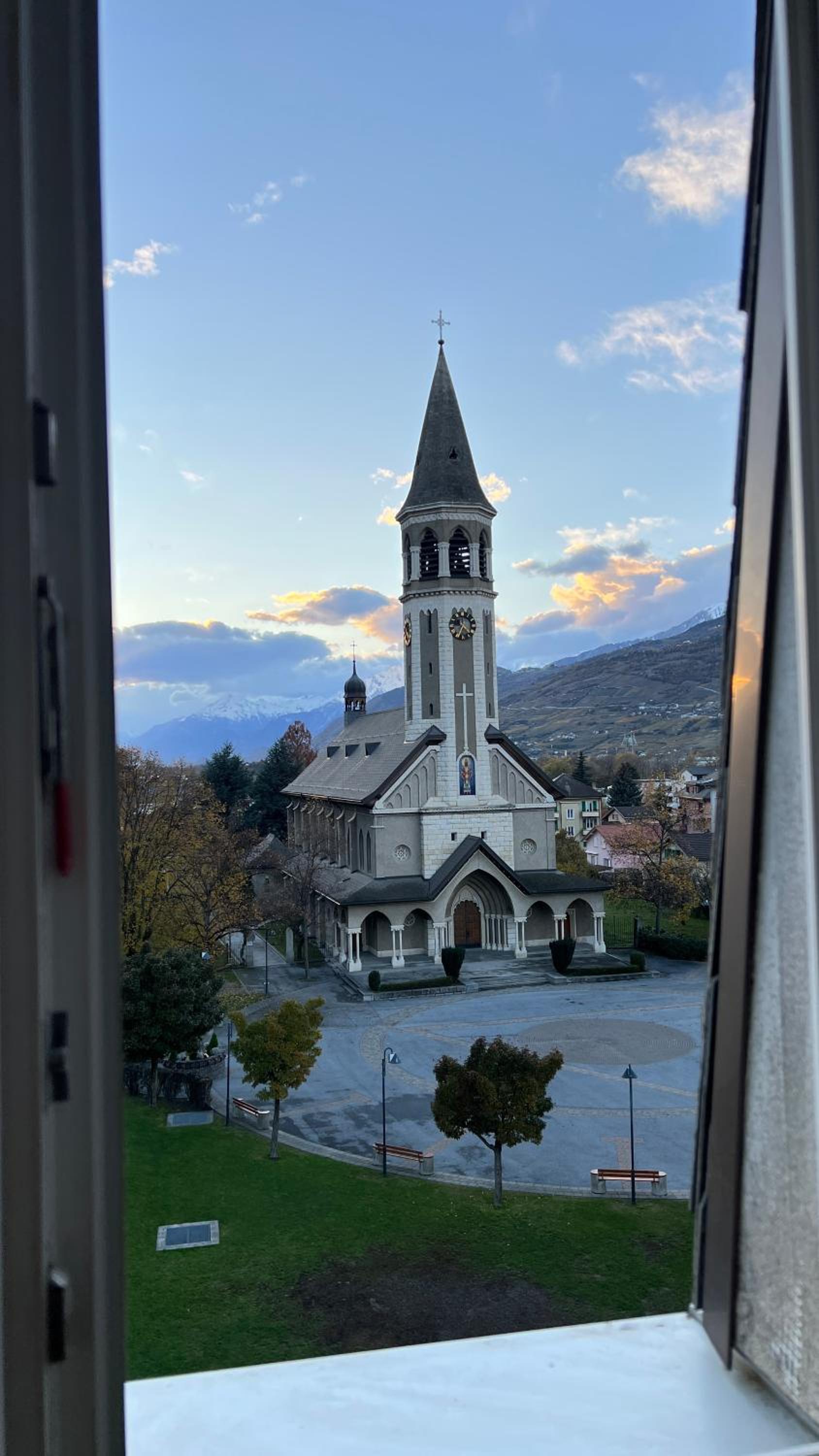Today Appartement Famille - Ski Golf Business view 2