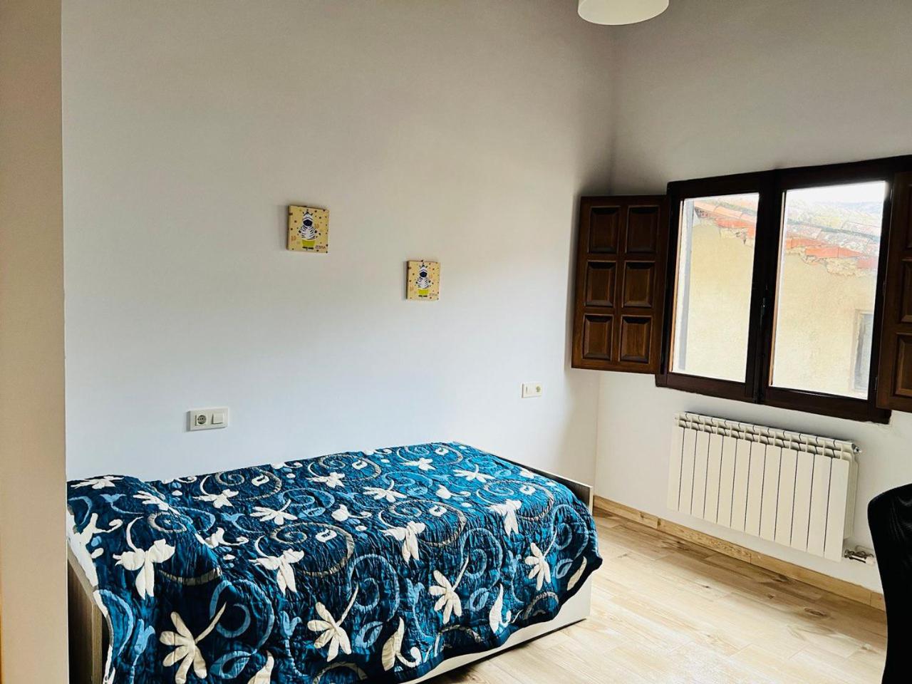 Apartamentos Raíces