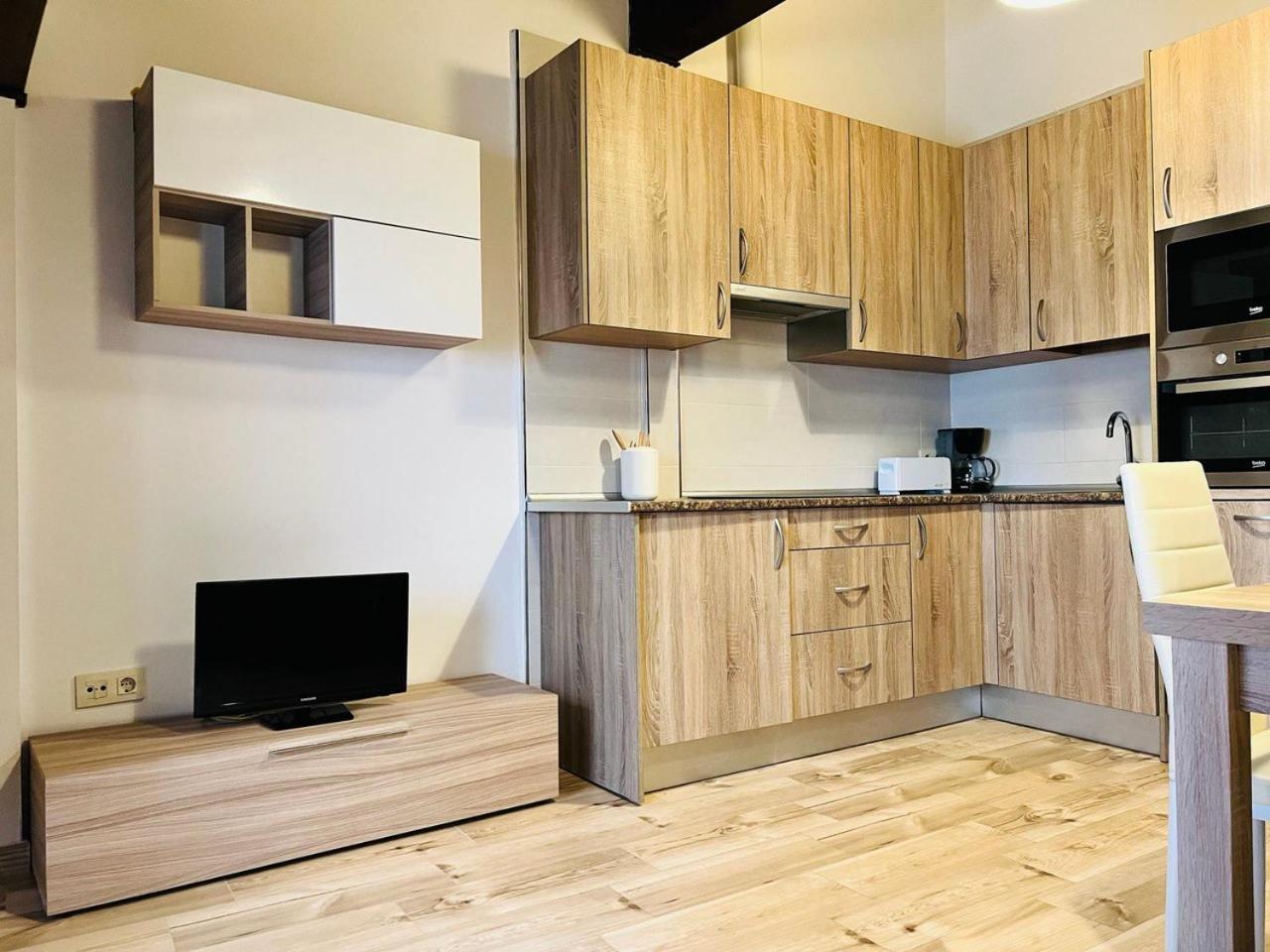 Apartamentos Raíces