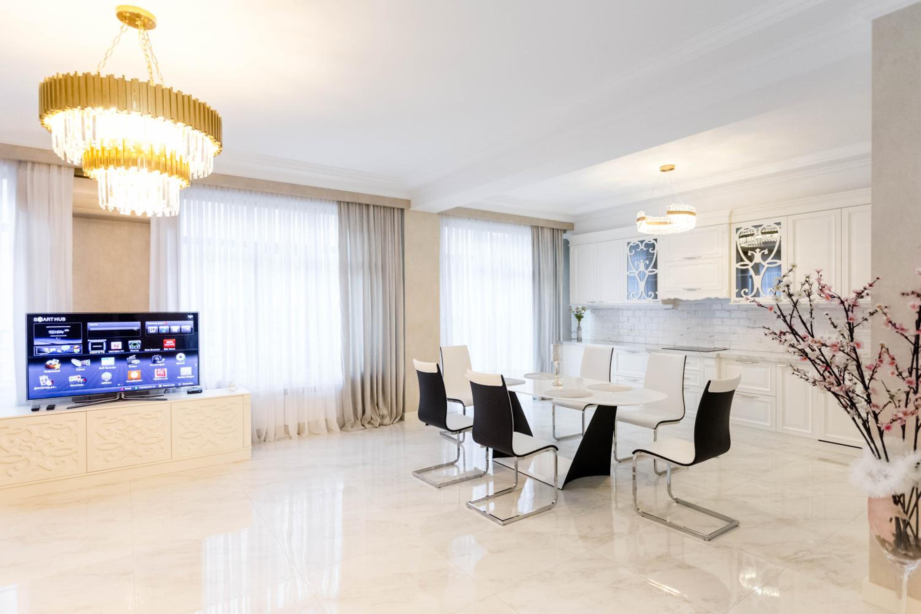 Luxury Landing IV view 2