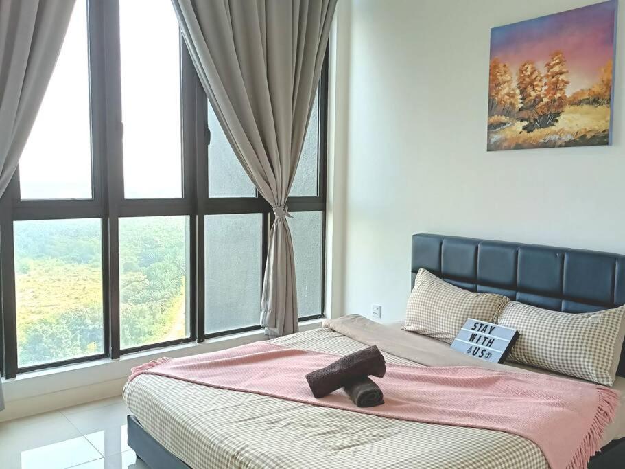 D'Pristine 1BR walking to Legoland Netflix by STAY photo 1
