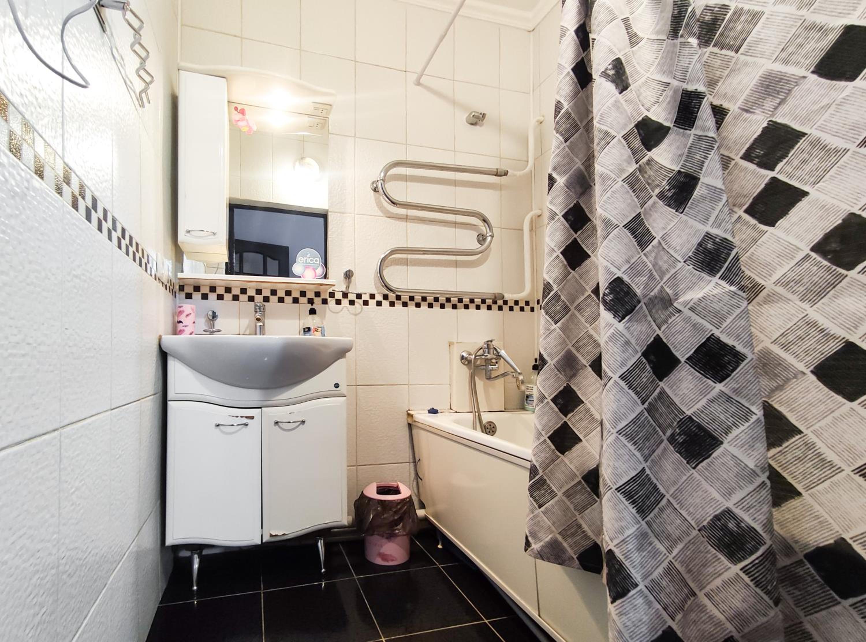Nadezhda Apartments on Abylay Khan Ave 121 view 4