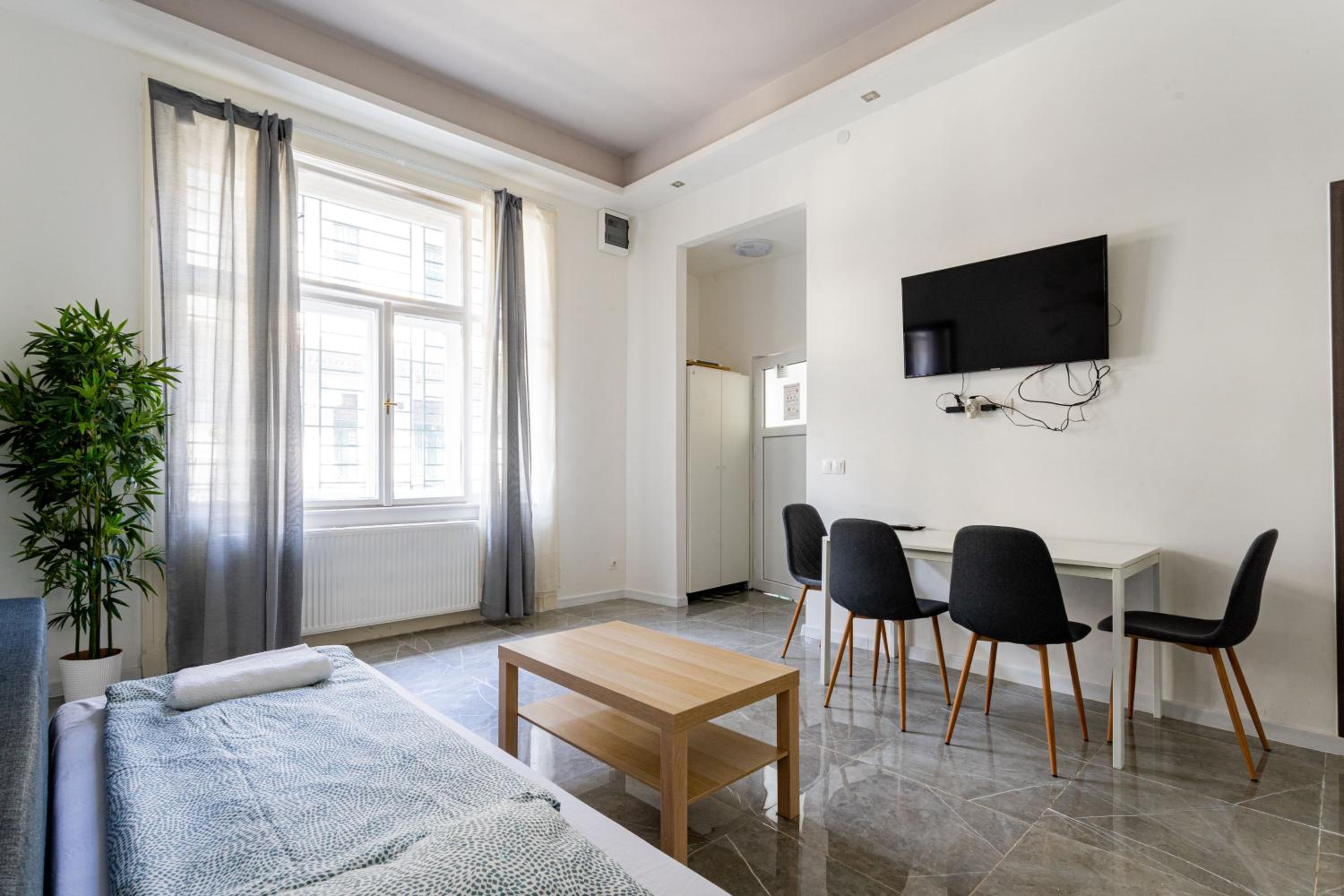 Modernized Condo at Király 51 view 3