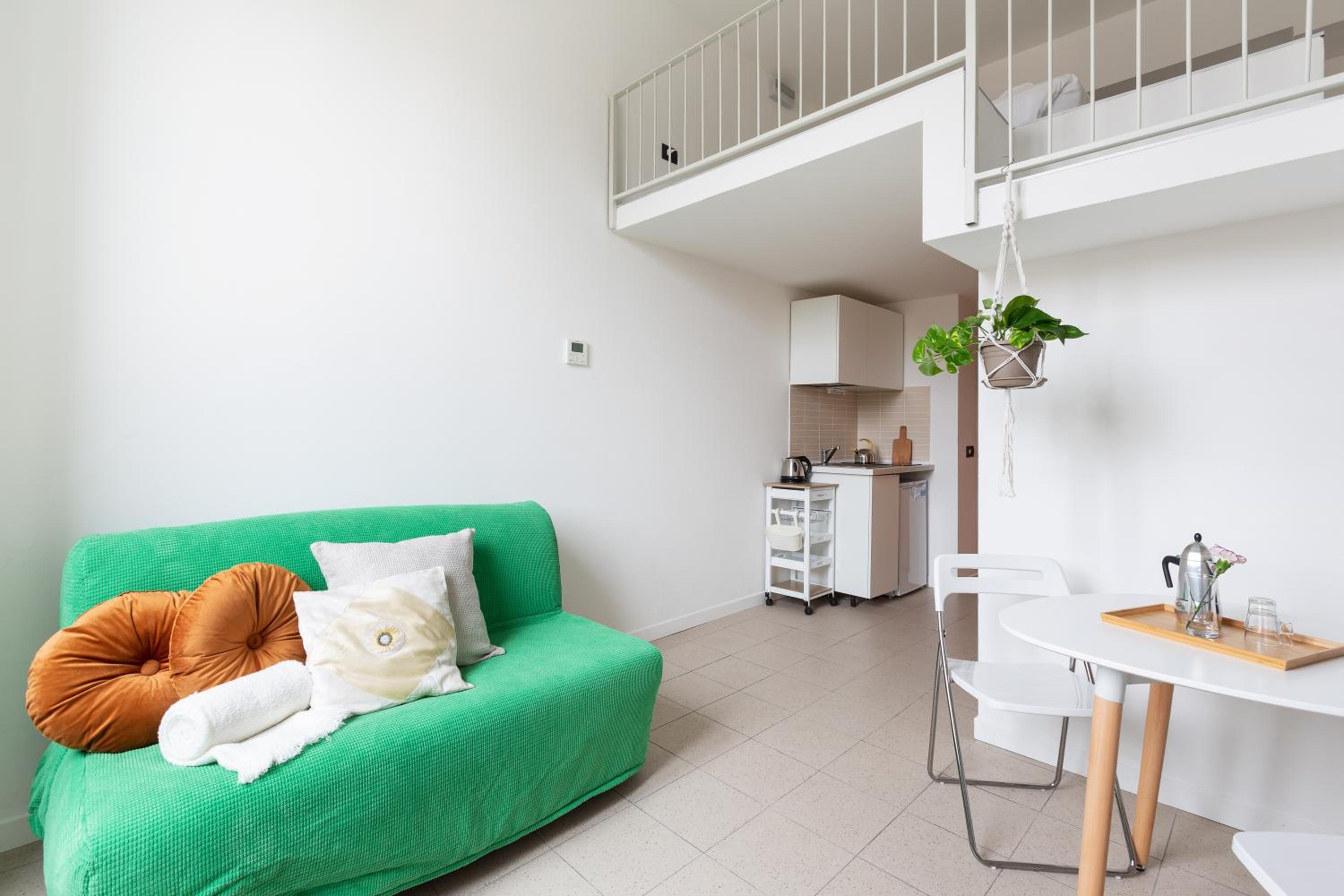 GuestHost - Central Studio APTS Milano-Corso Magenta