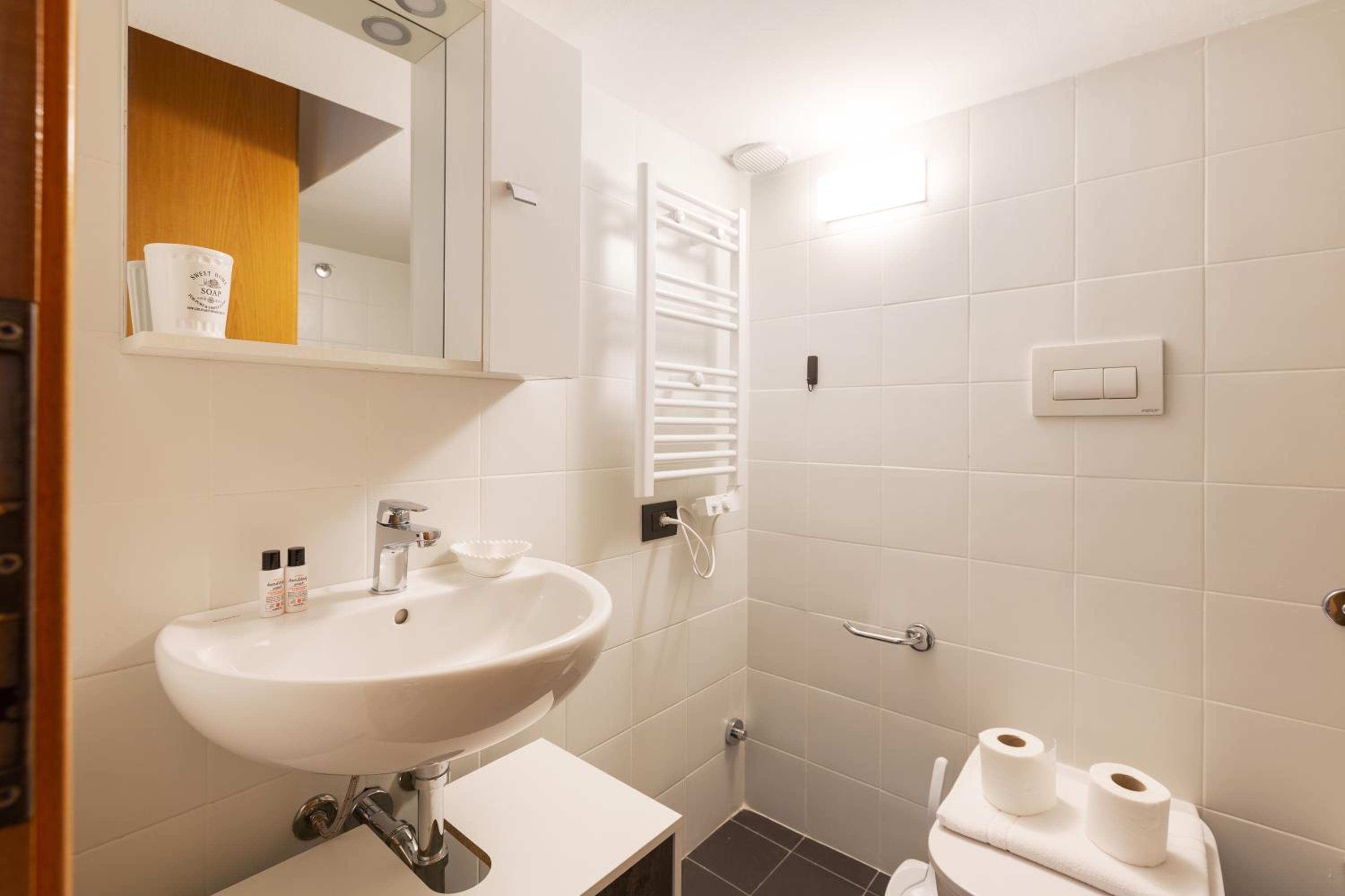 GuestHost - Central Studio APTS Milano-Corso Magenta