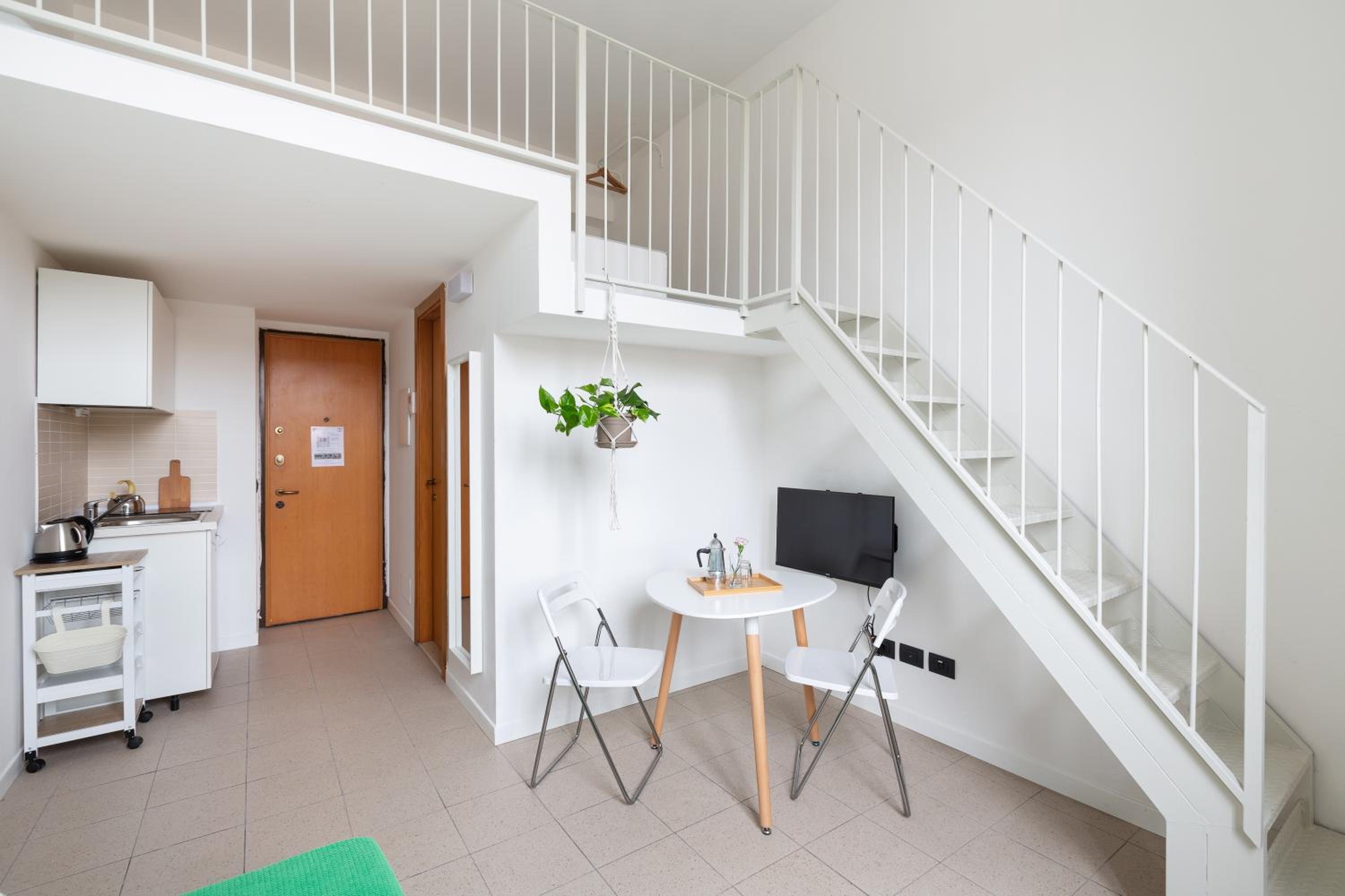 GuestHost - Central Studio APTS Milano-Corso Magenta