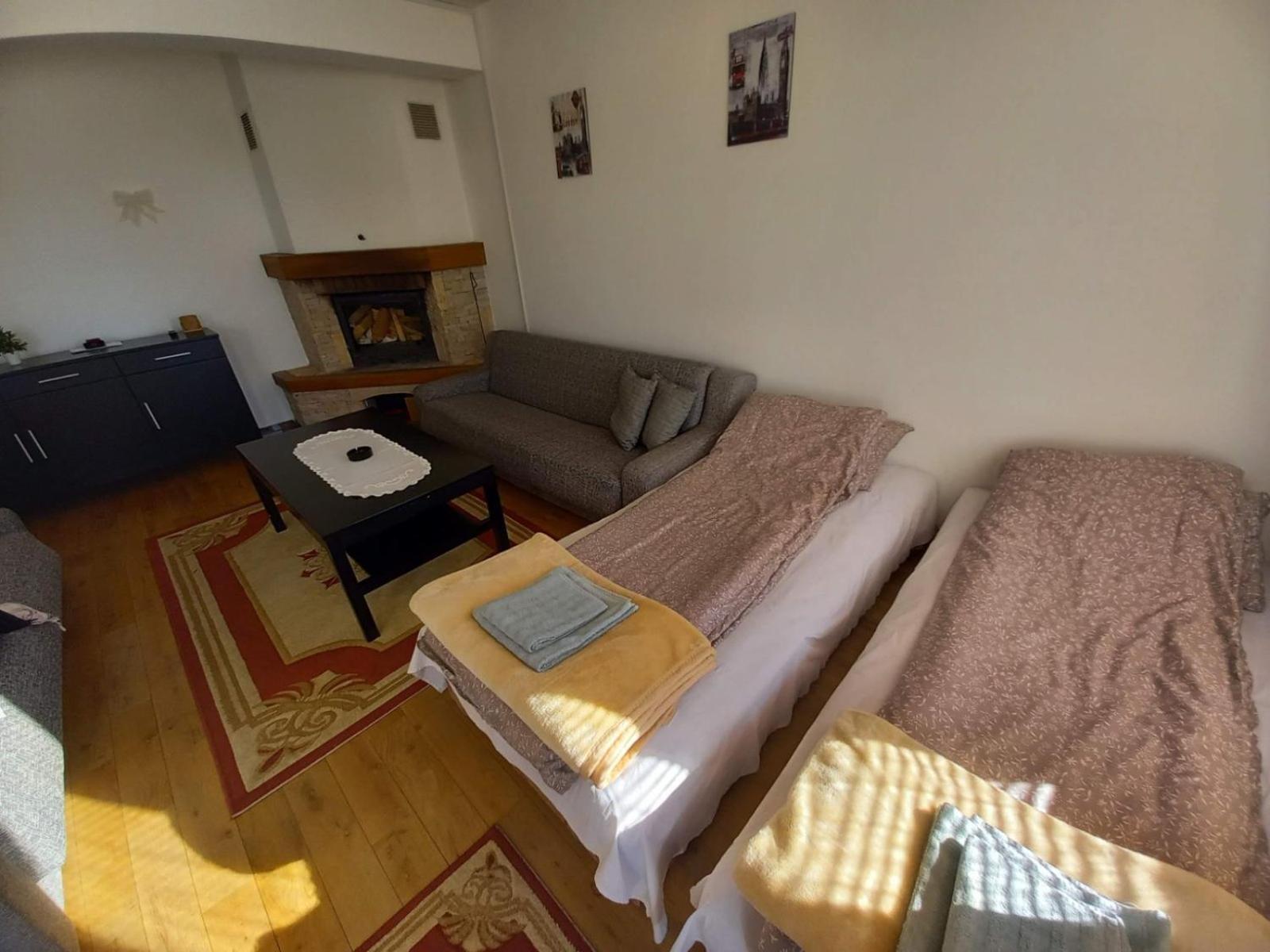 Ljupki studio apartman sa kaminom