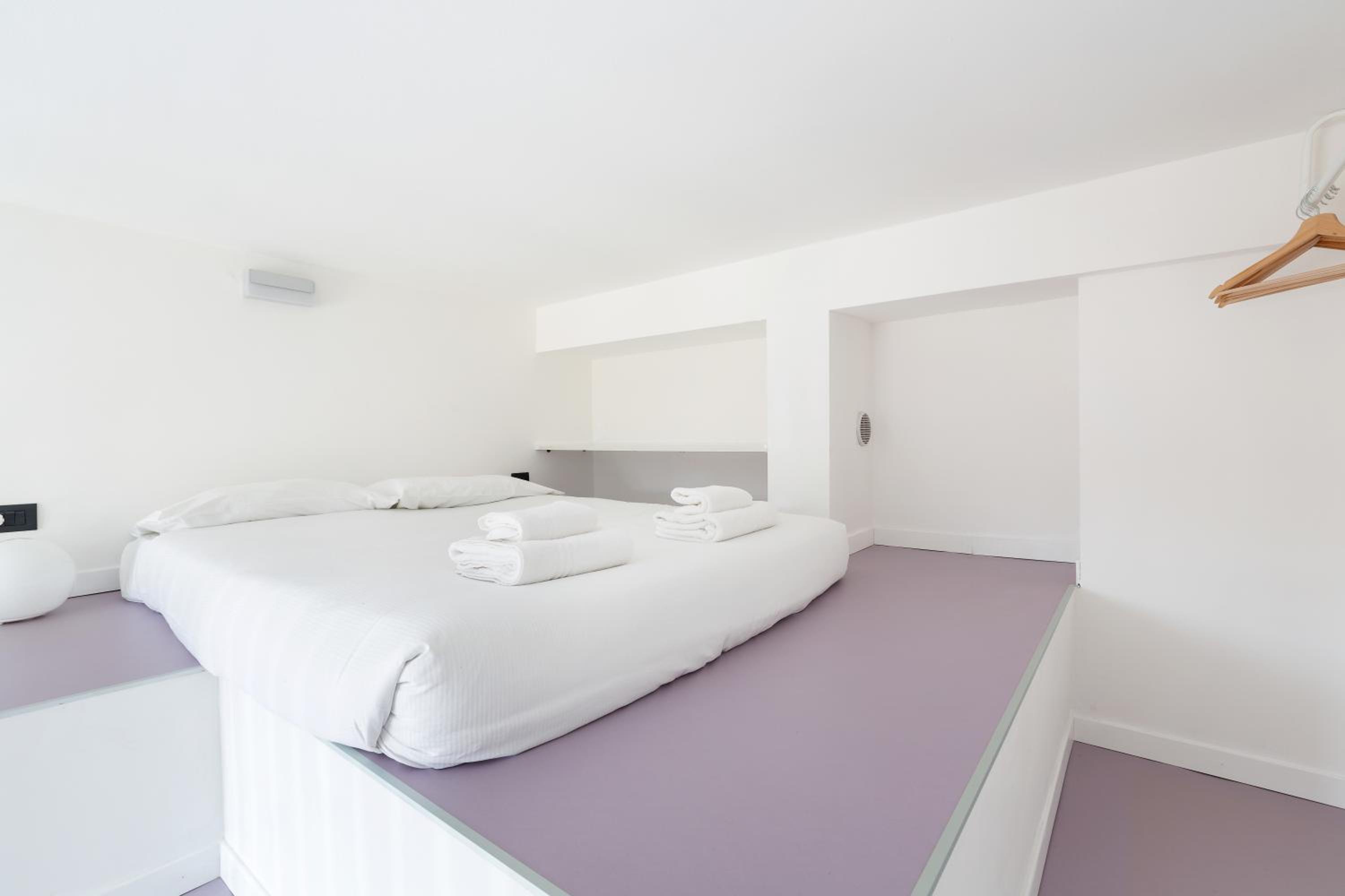 GuestHost - Central Studio APTS Milano-Corso Magenta