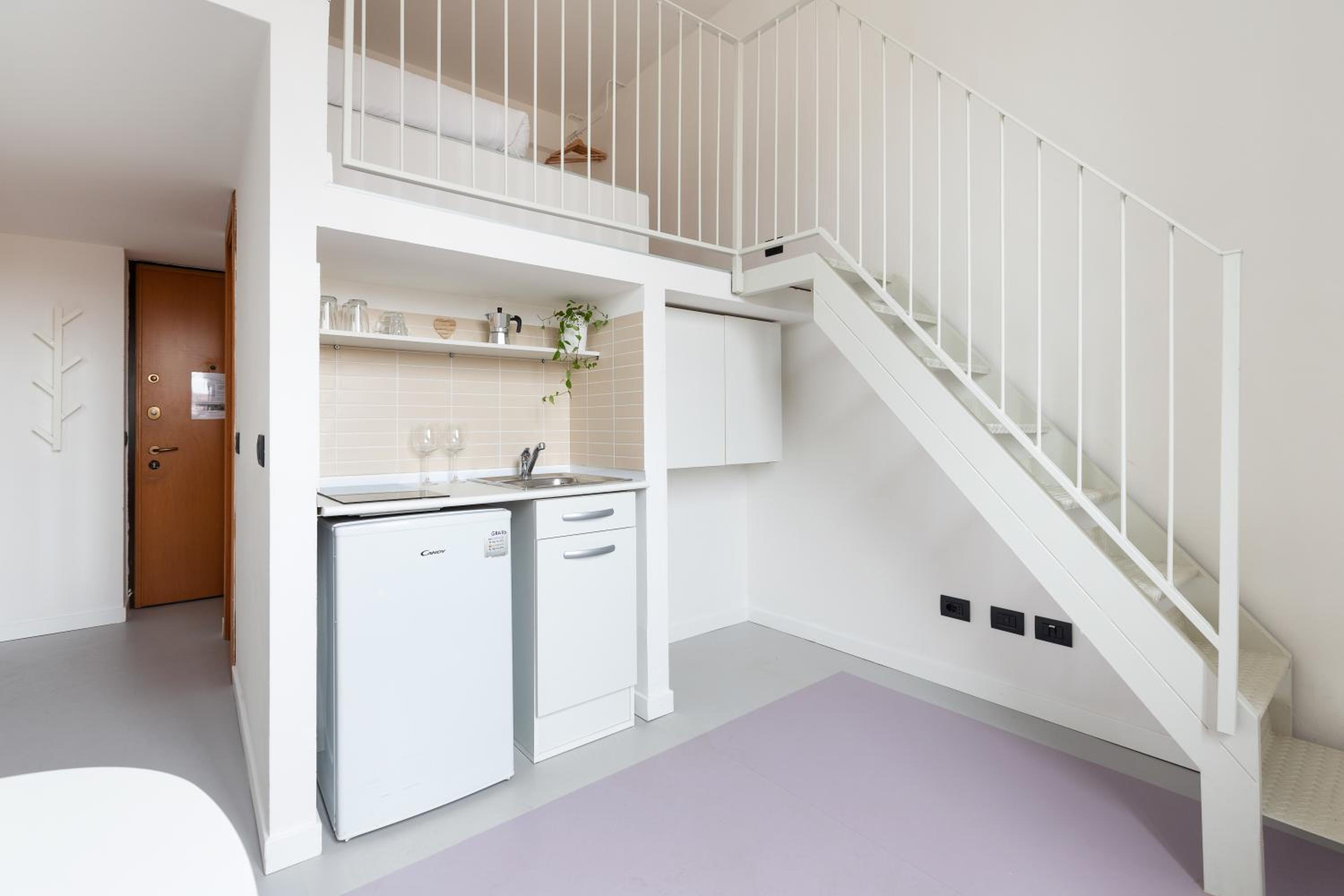 GuestHost - Central Studio APTS Milano-Corso Magenta