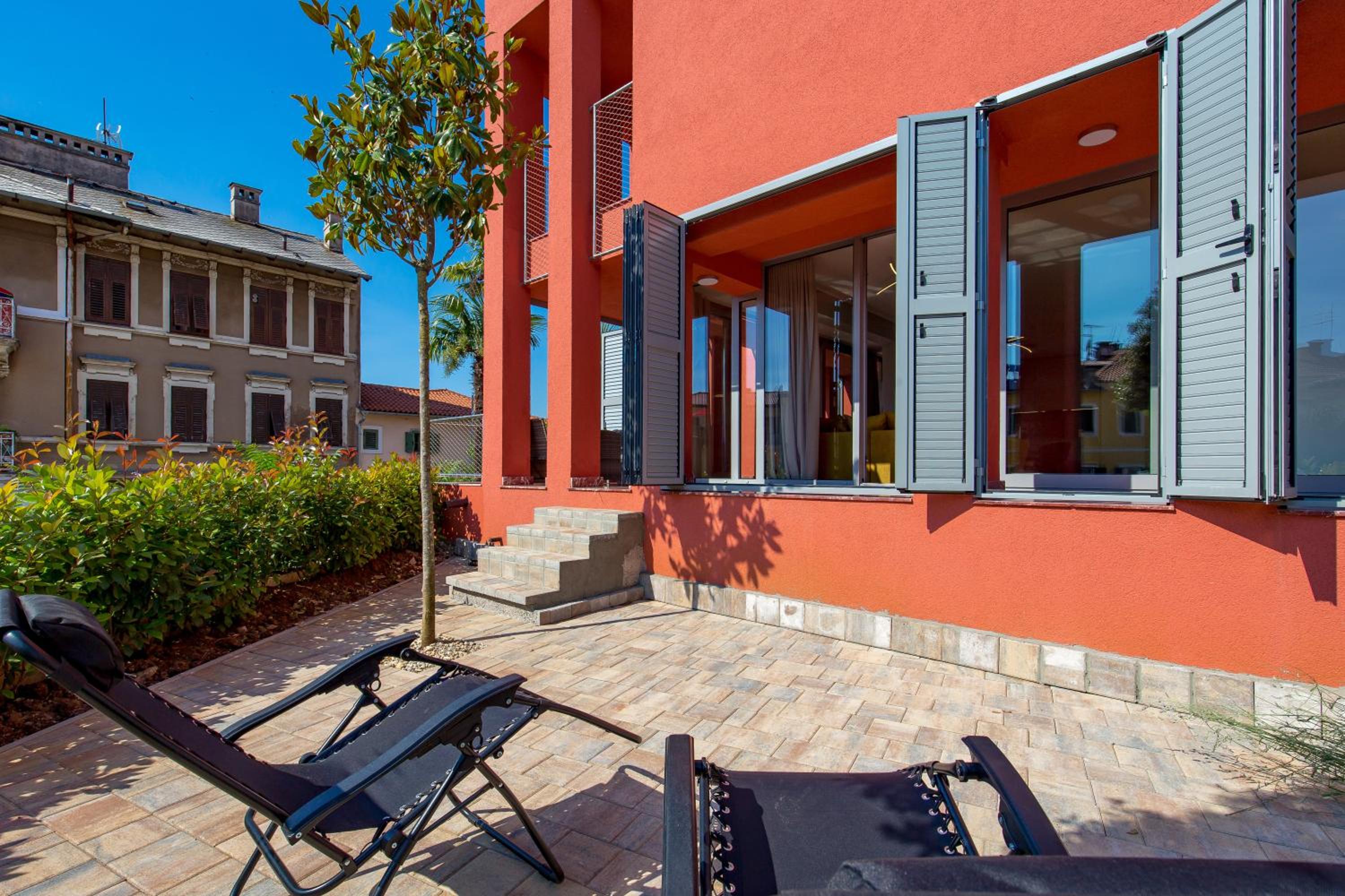 Luxury City Center Apartment -50m to the sea view 5