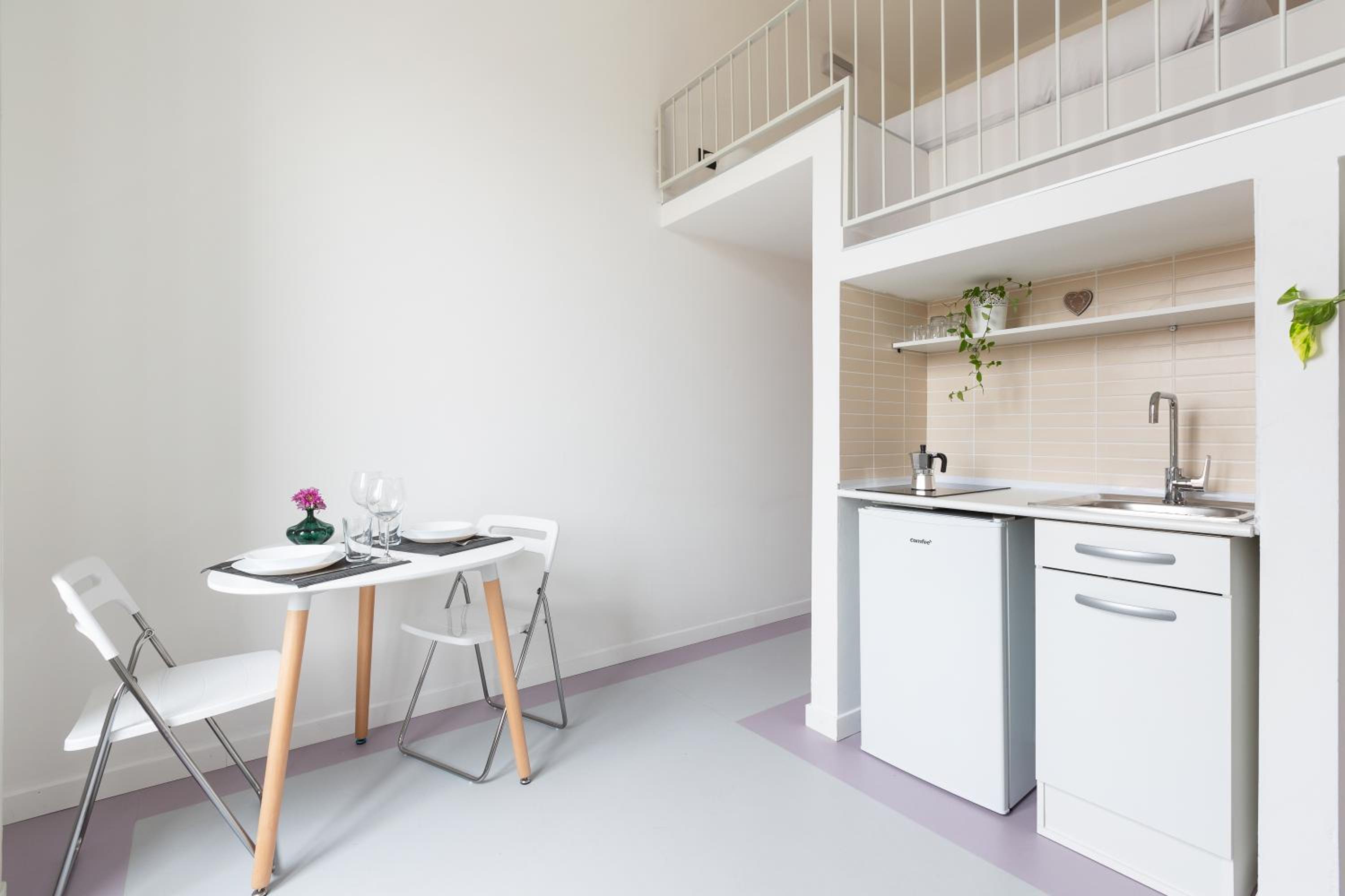 GuestHost - Central Studio APTS Milano-Corso Magenta