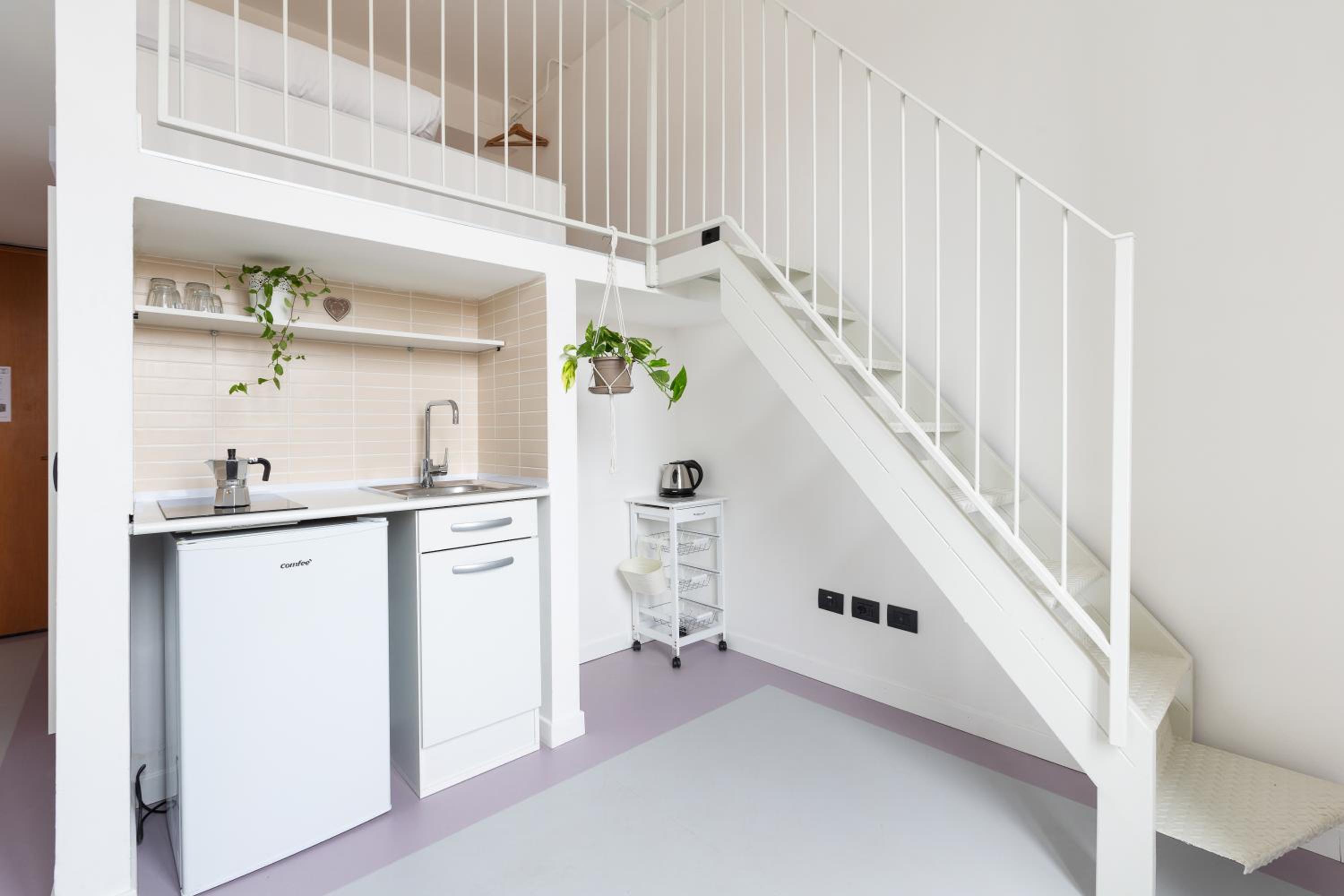GuestHost - Central Studio APTS Milano-Corso Magenta