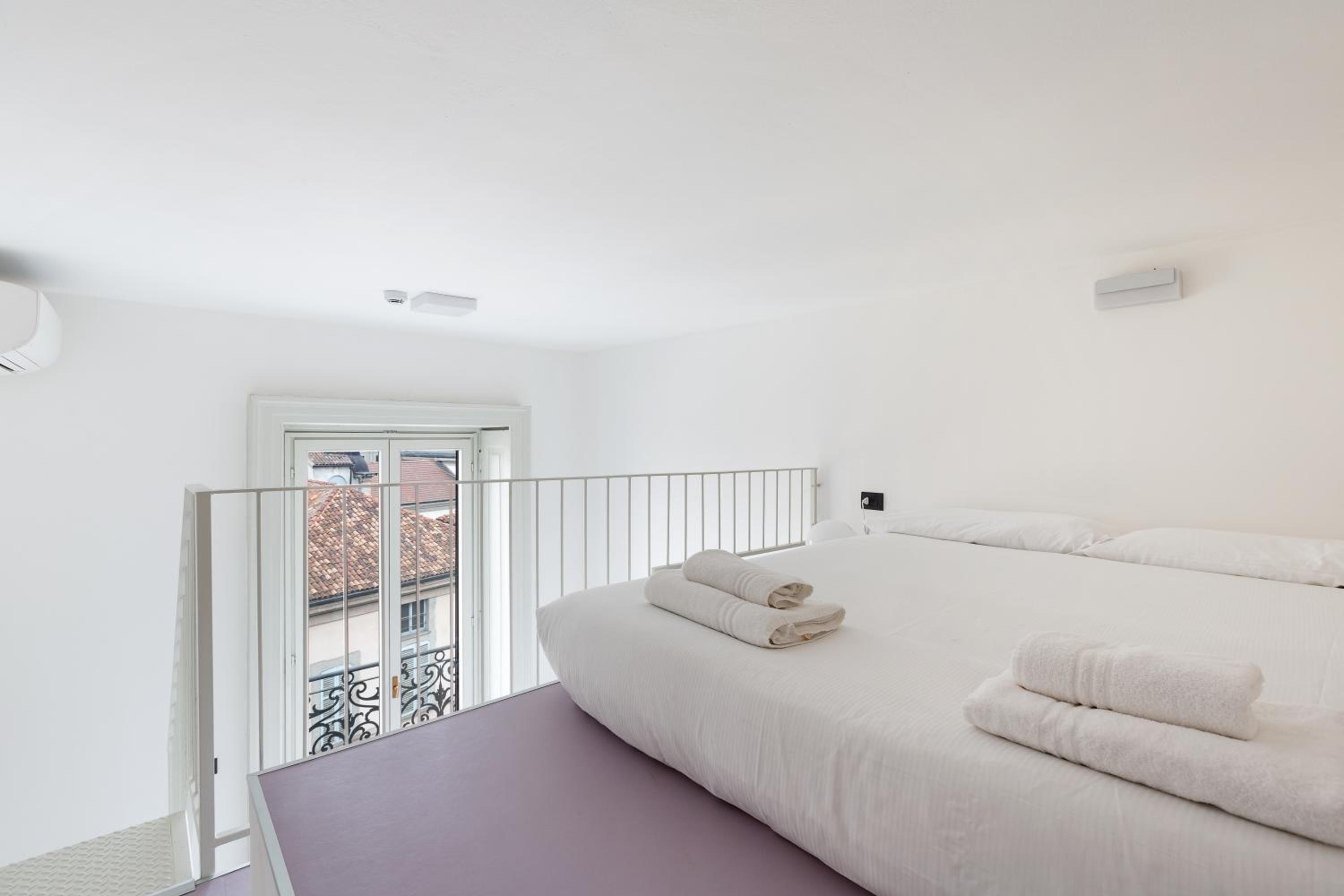GuestHost - Central Studio APTS Milano-Corso Magenta