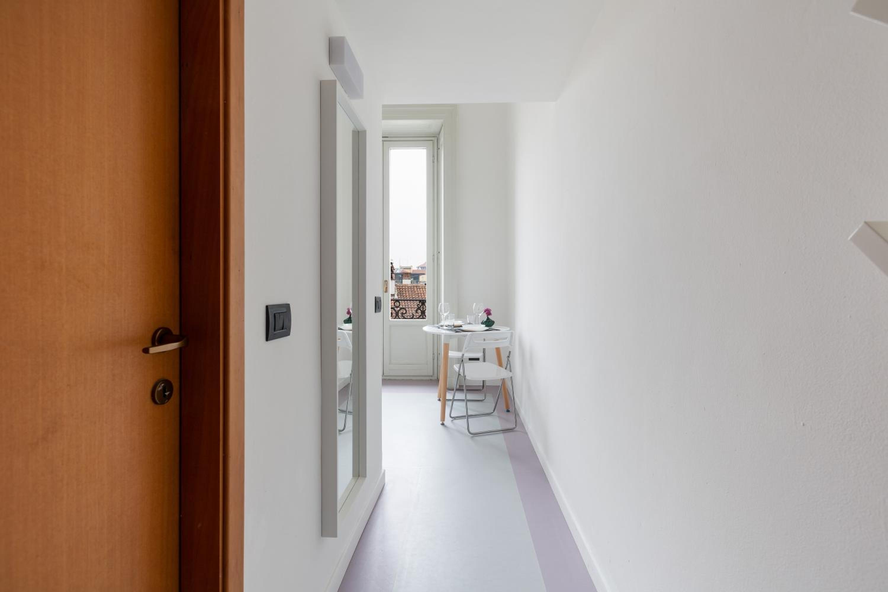 GuestHost - Central Studio APTS Milano-Corso Magenta