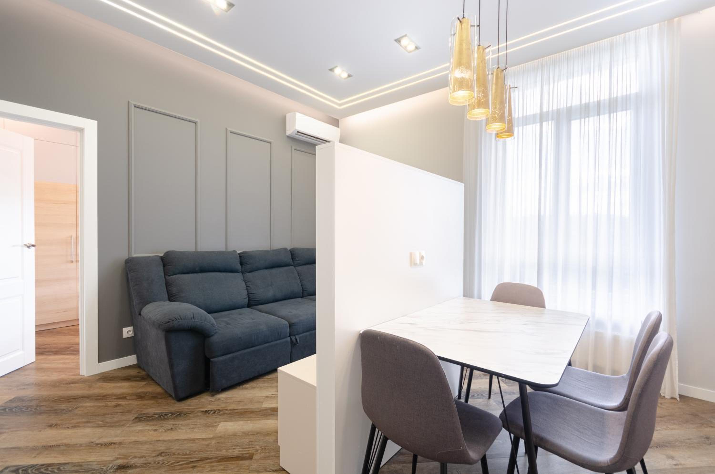 Ж Luxury apartments for a wonderful holiday on Zhylyanska street
