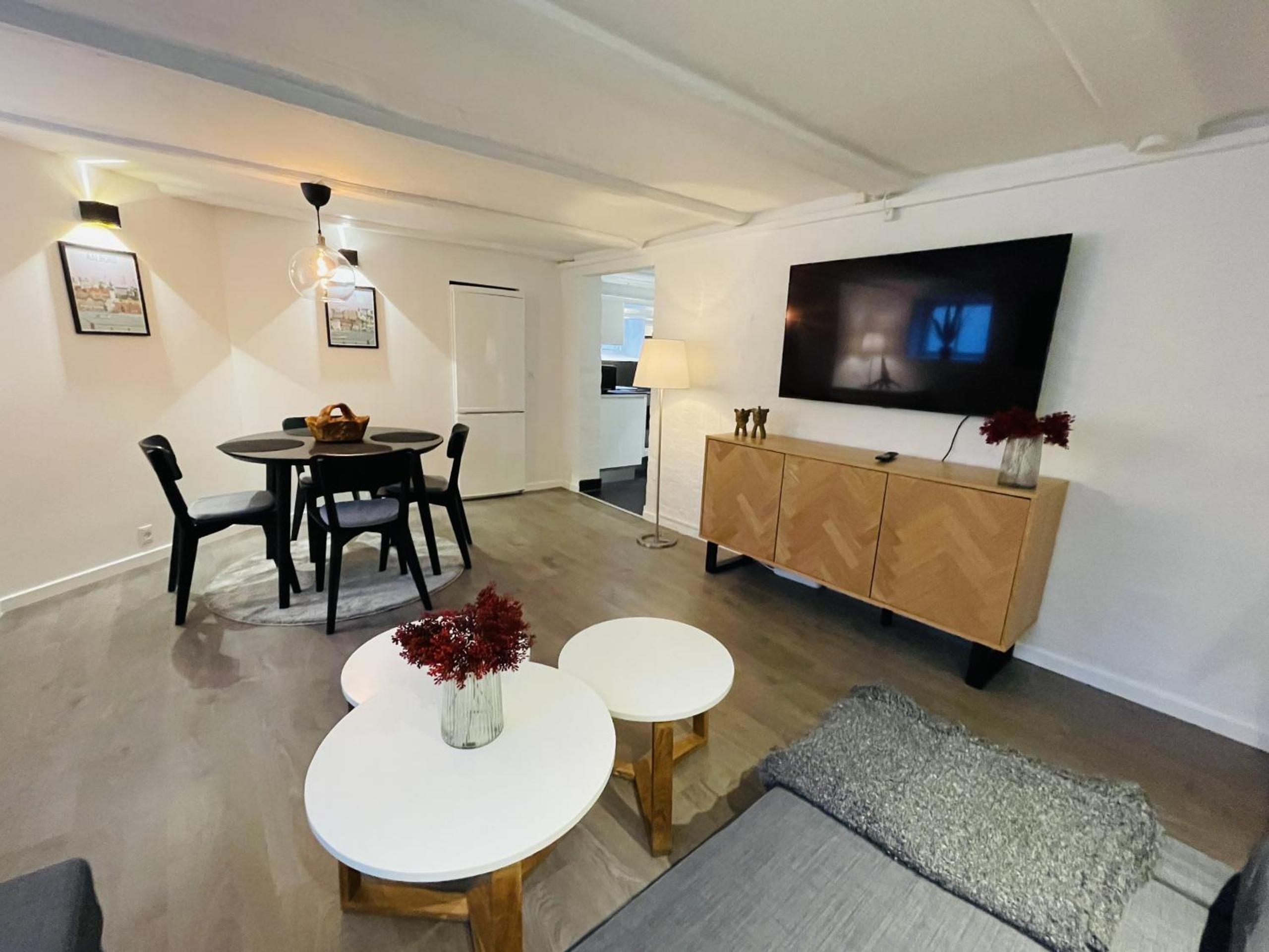 aday - Modern apartment in the Heart of Aalborg view 3