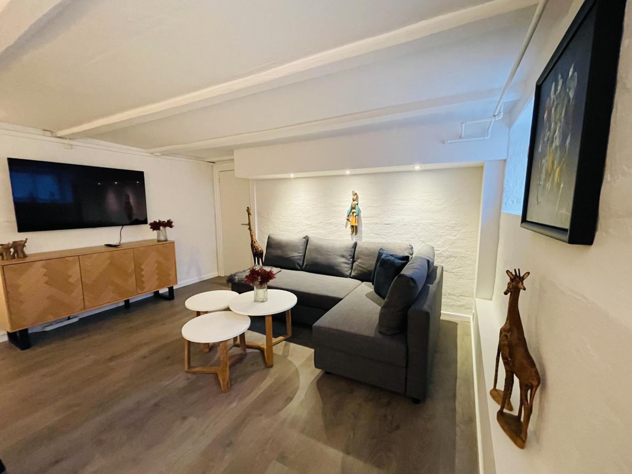 aday - Modern apartment in the Heart of Aalborg view 4