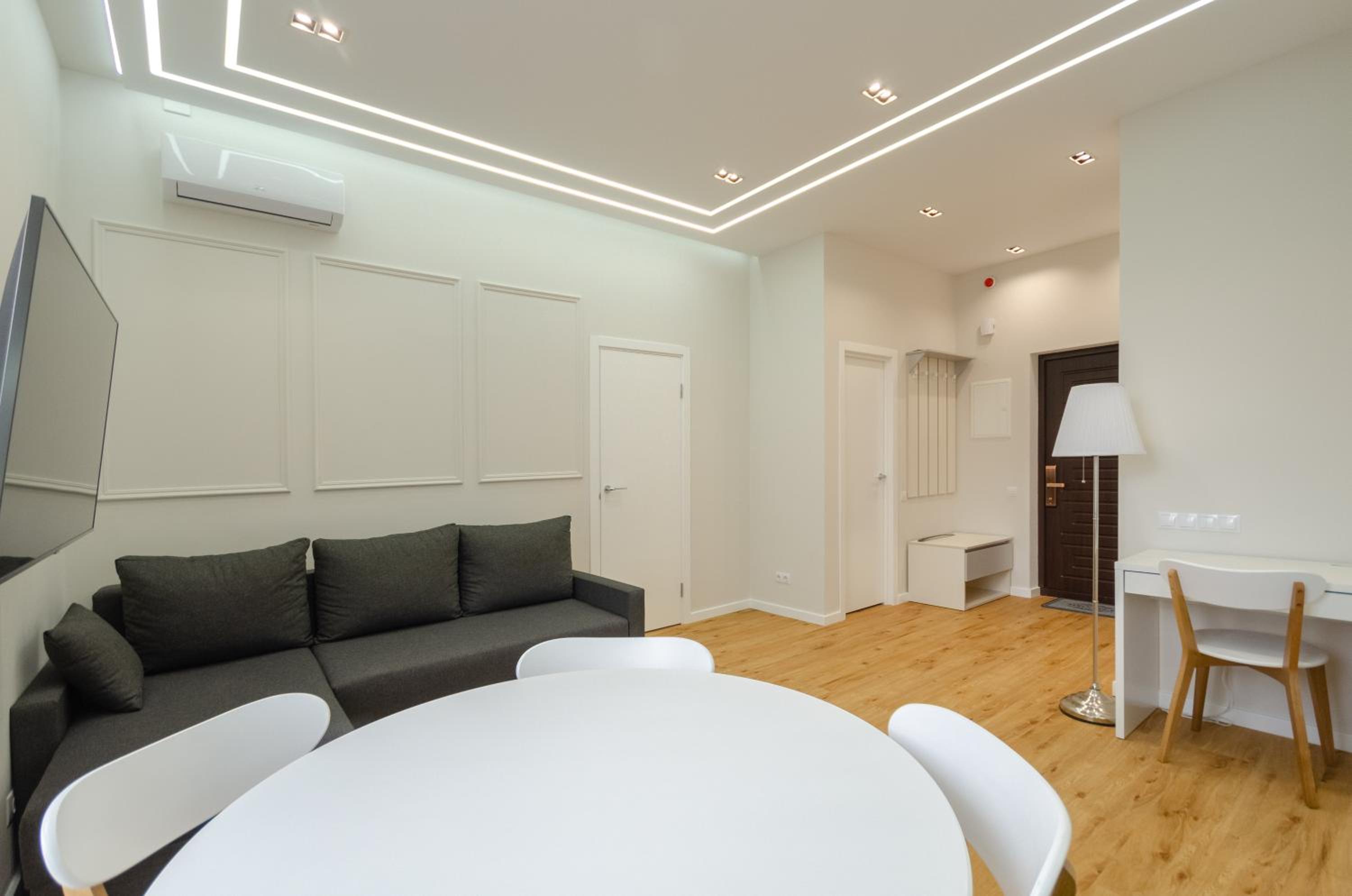 Ж Luxury apartments for a wonderful holiday on Zhylyanska street
