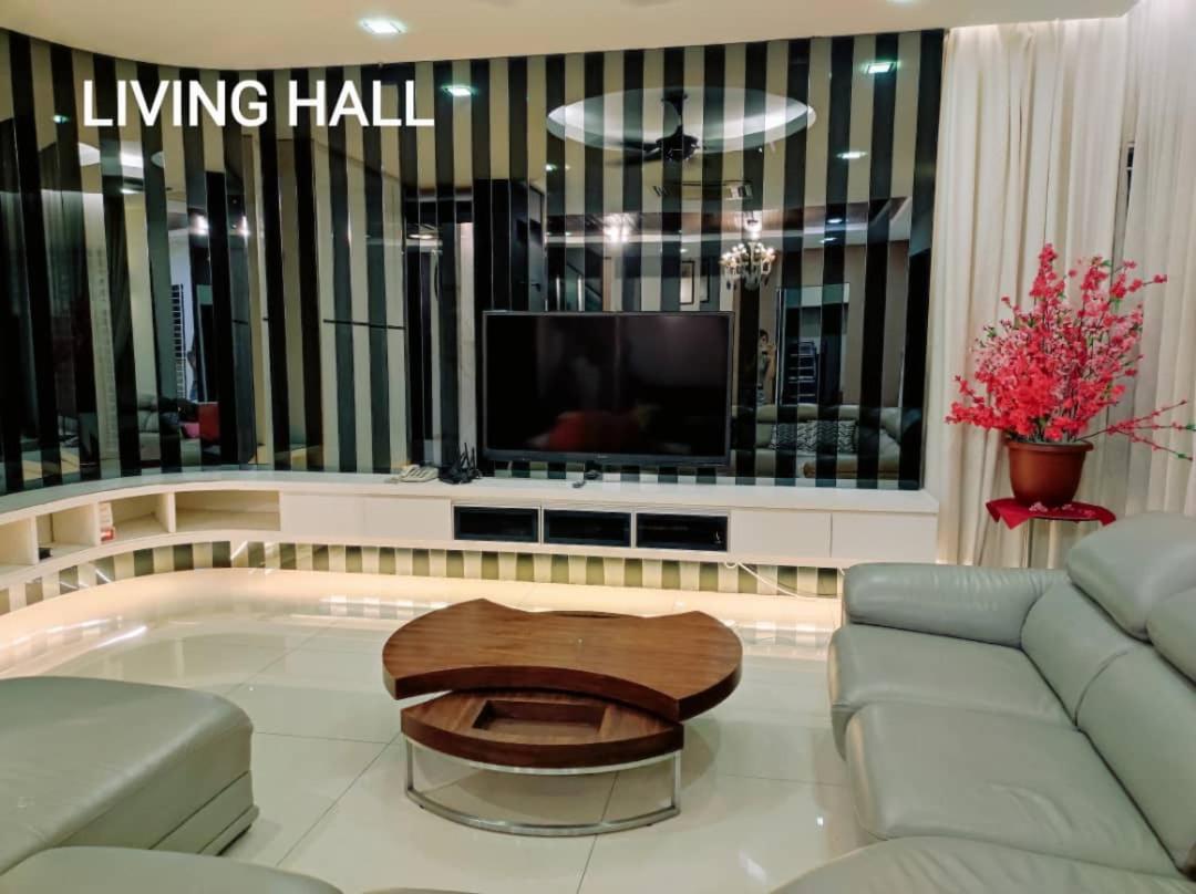 Bungalow cheras hijauan residence HomeStay 6 bedrooms photo 3