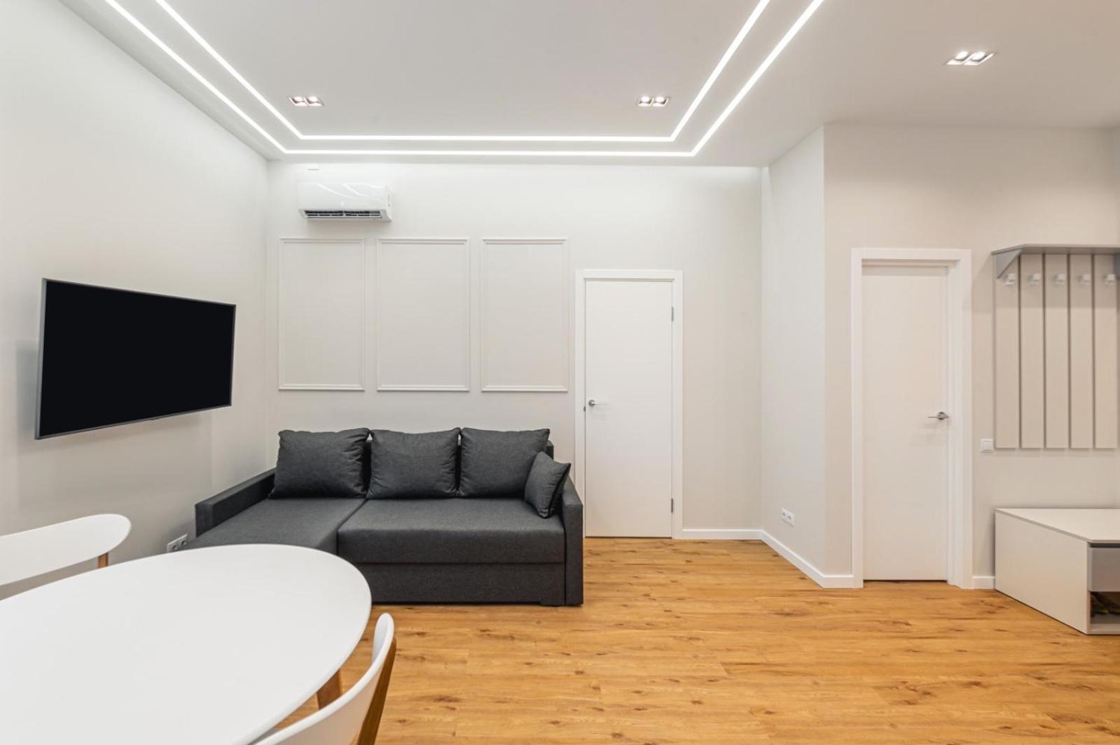Ж Luxury apartments for a wonderful holiday on Zhylyanska street