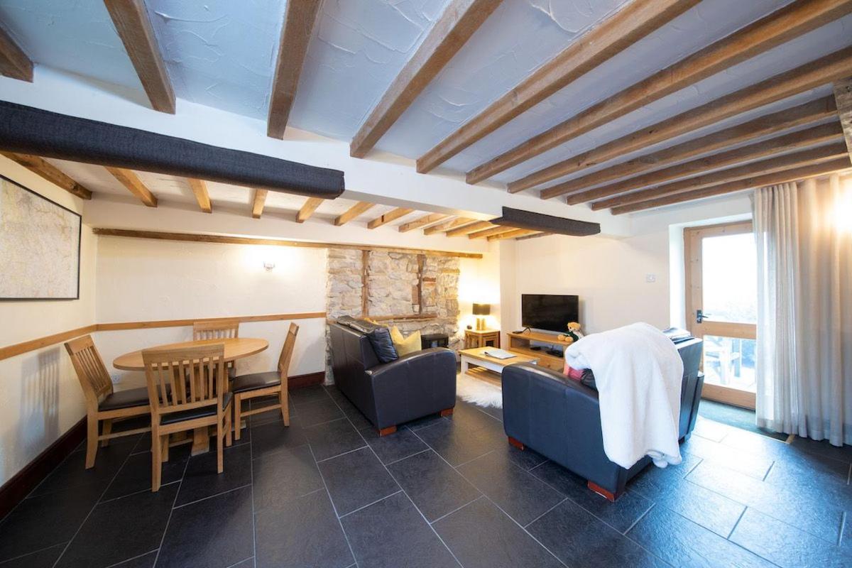 Lomas Cottage