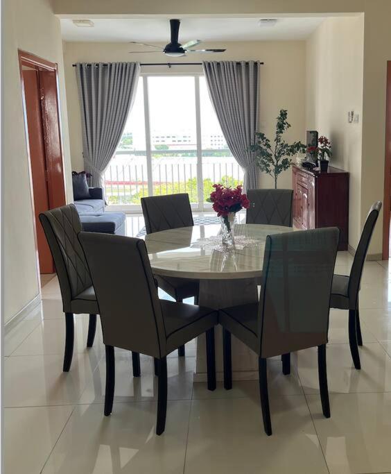 Homestay TTDI ADINA 710 Shah Alam,Sek 13,MSU,3Bedroooms photo 2