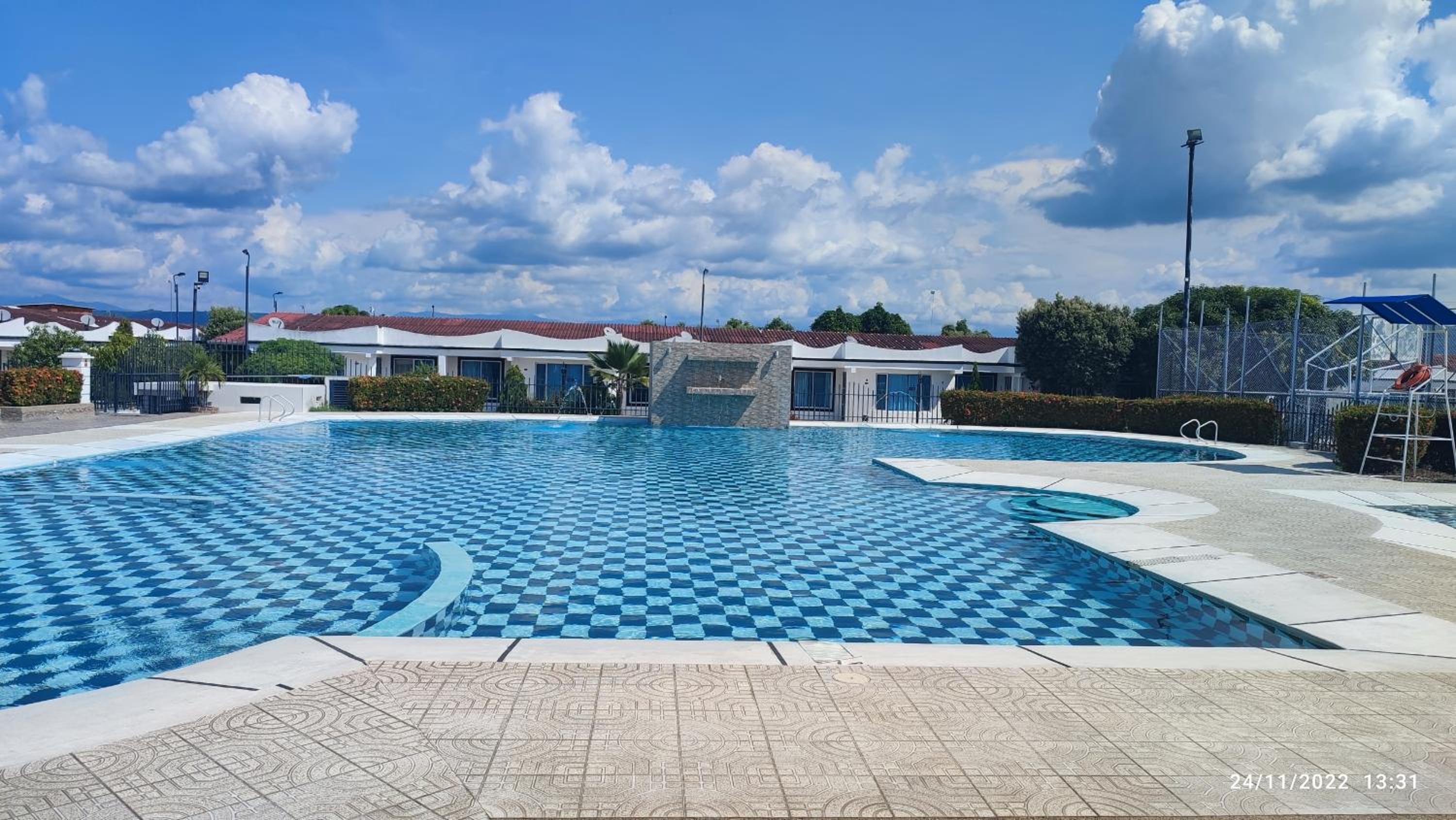 Agradable casa con piscina en tierra caliente