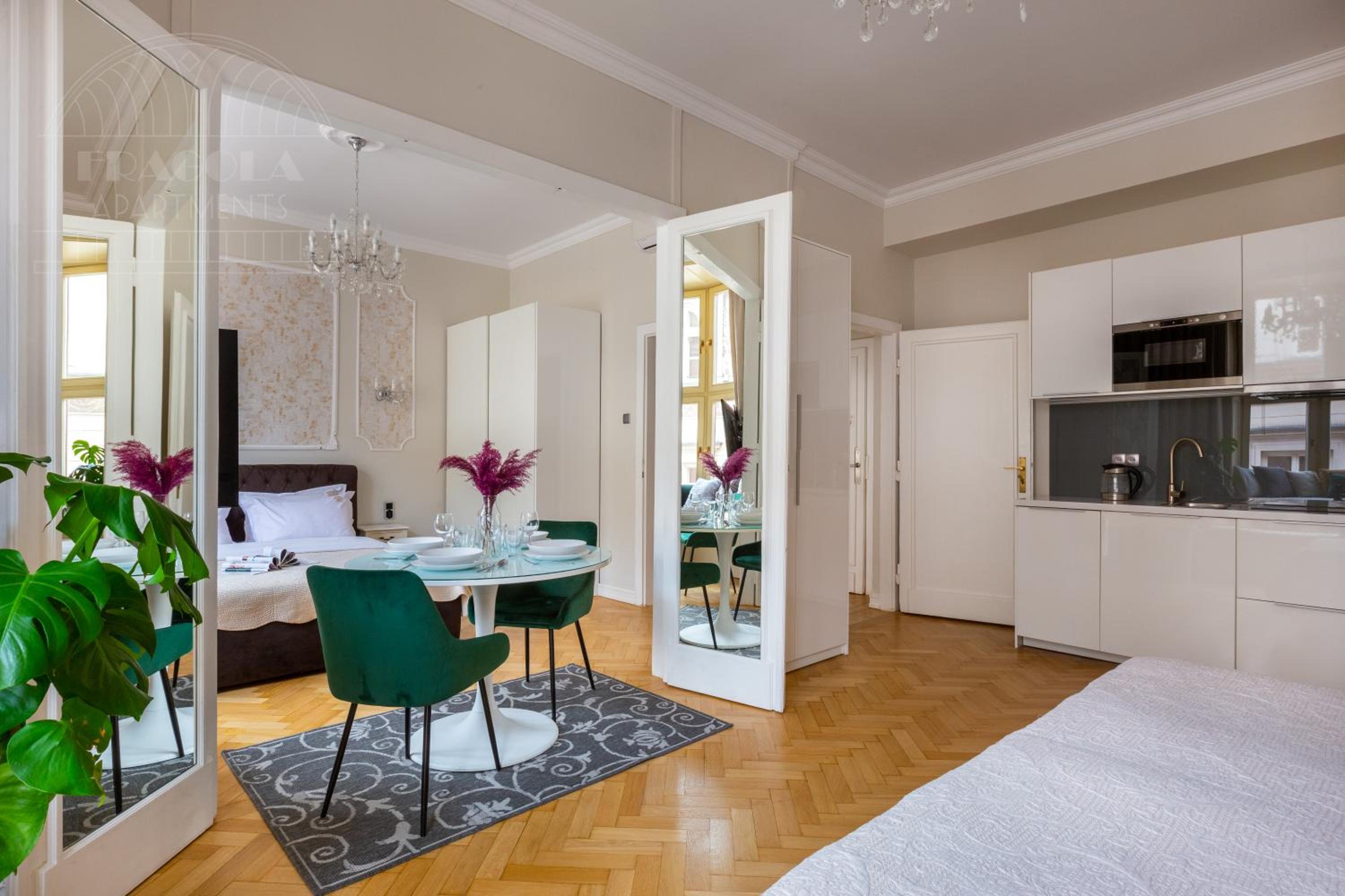 Feniks Fragola Apartments