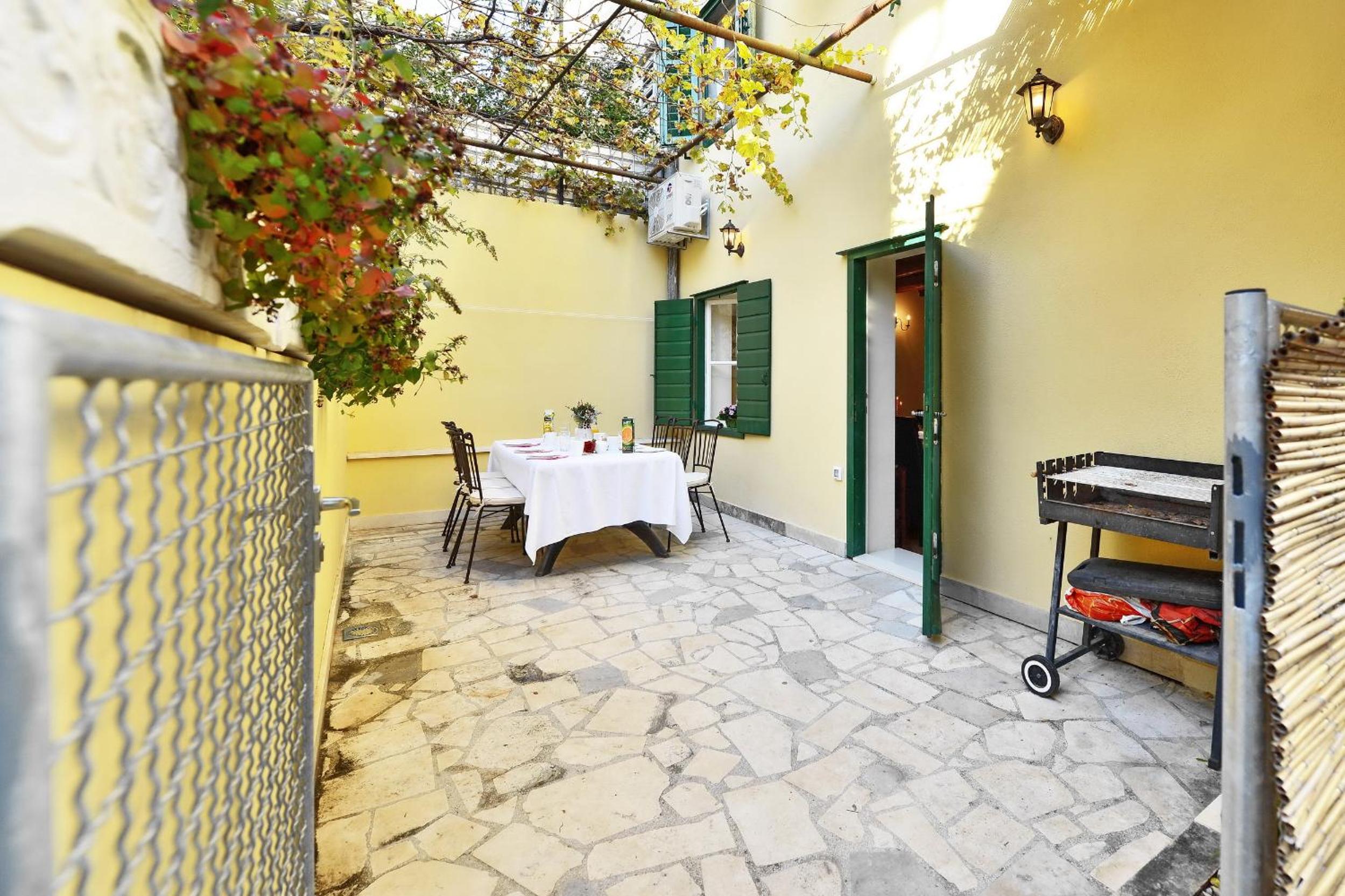Villa LILI
