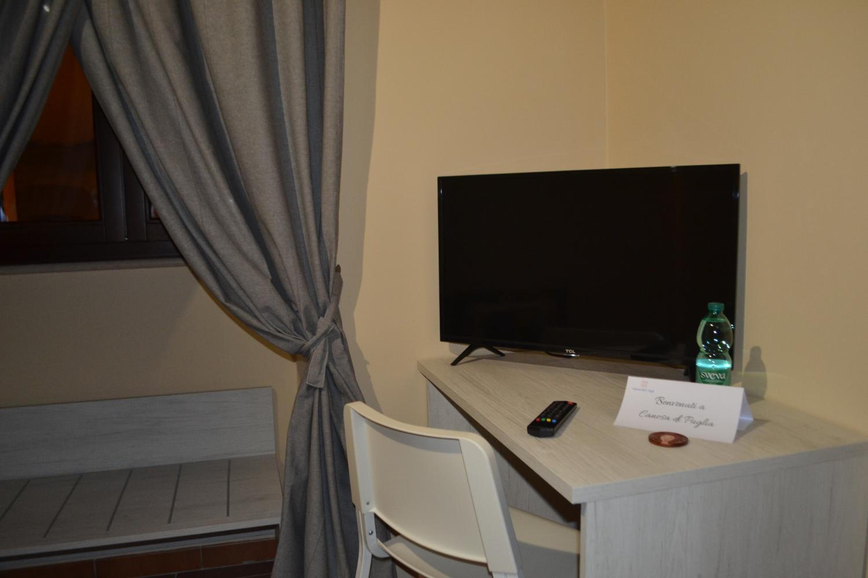 Photo 6