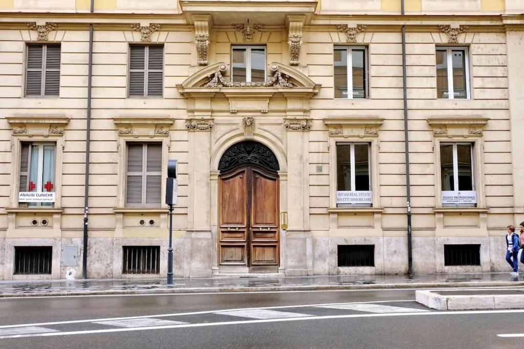 ELEGANT APARTMENT IN THE HEART OF ROME-NAVONA AREA