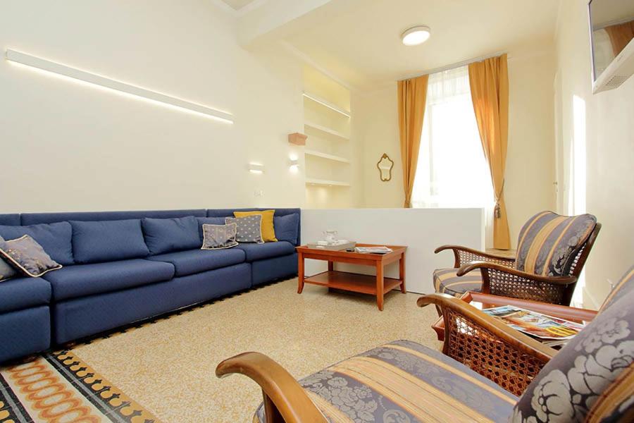 ELEGANT APARTMENT IN THE HEART OF ROME-NAVONA AREA
