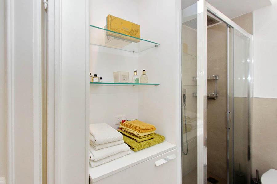 ELEGANT APARTMENT IN THE HEART OF ROME-NAVONA AREA
