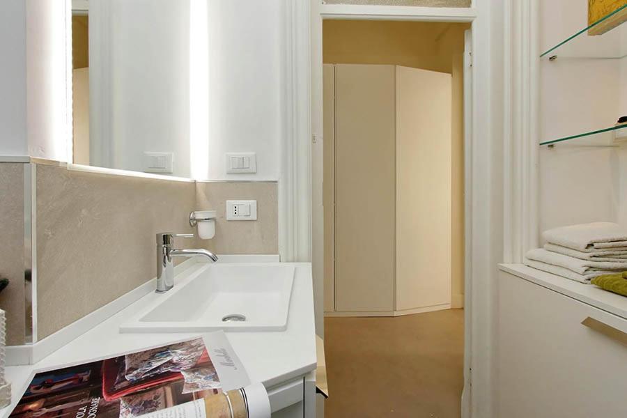 ELEGANT APARTMENT IN THE HEART OF ROME-NAVONA AREA
