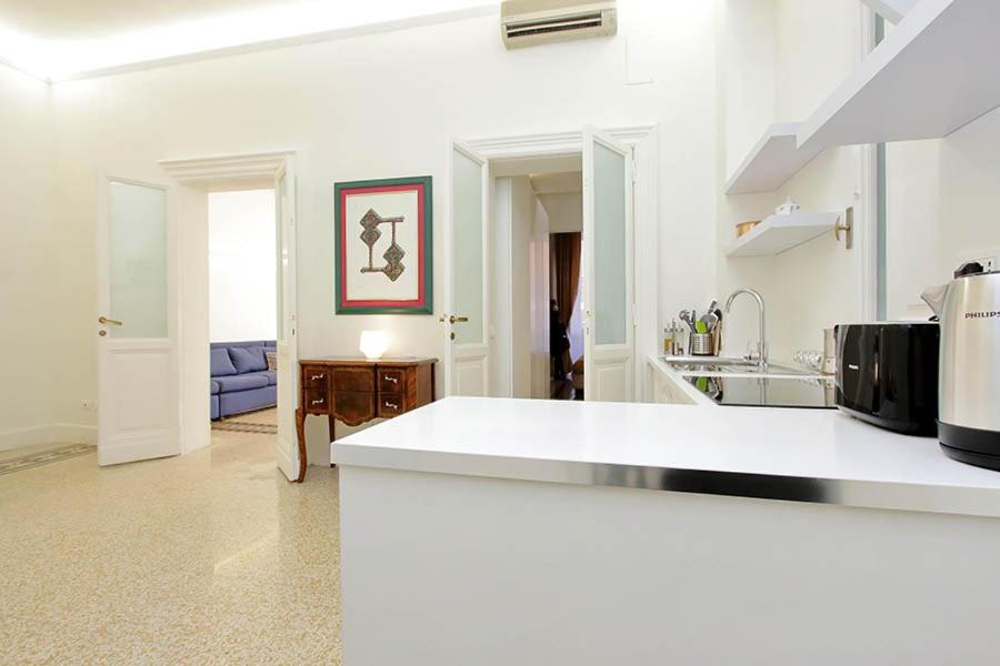 ELEGANT APARTMENT IN THE HEART OF ROME-NAVONA AREA