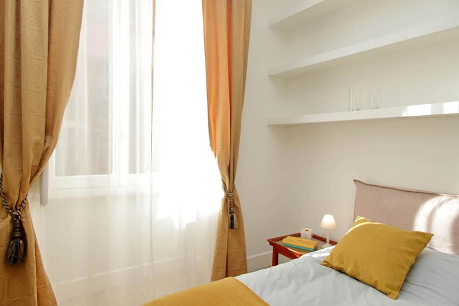 ELEGANT APARTMENT IN THE HEART OF ROME-NAVONA AREA
