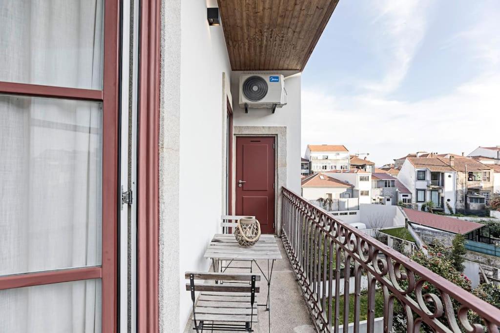Oporto Colorful Flat