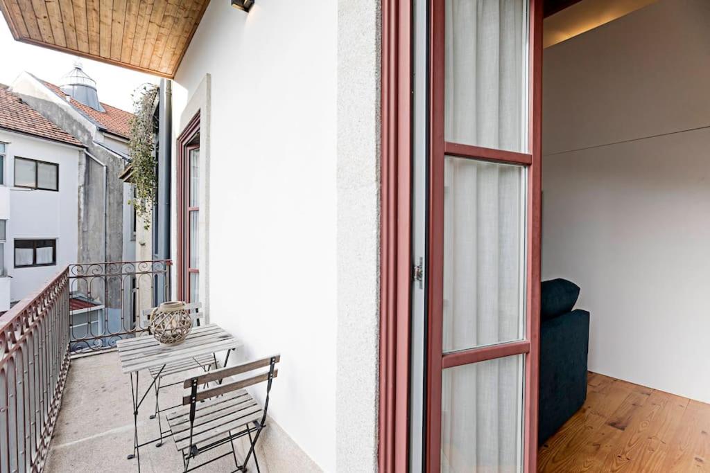 Oporto Colorful Flat