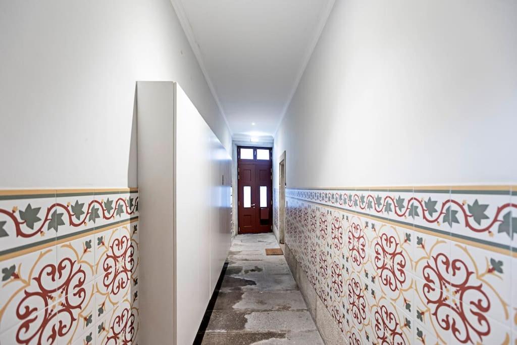 Oporto Colorful Flat