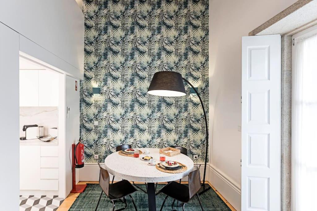 Oporto Colorful Flat