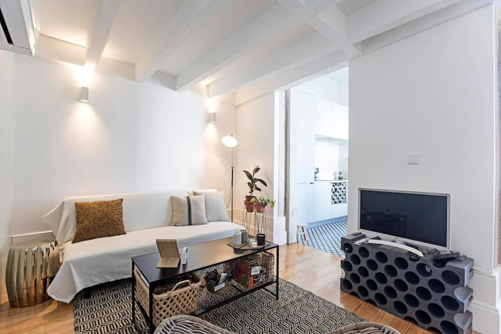 O Aleph, irresistible duplex apt. w/AC and balcony view 4