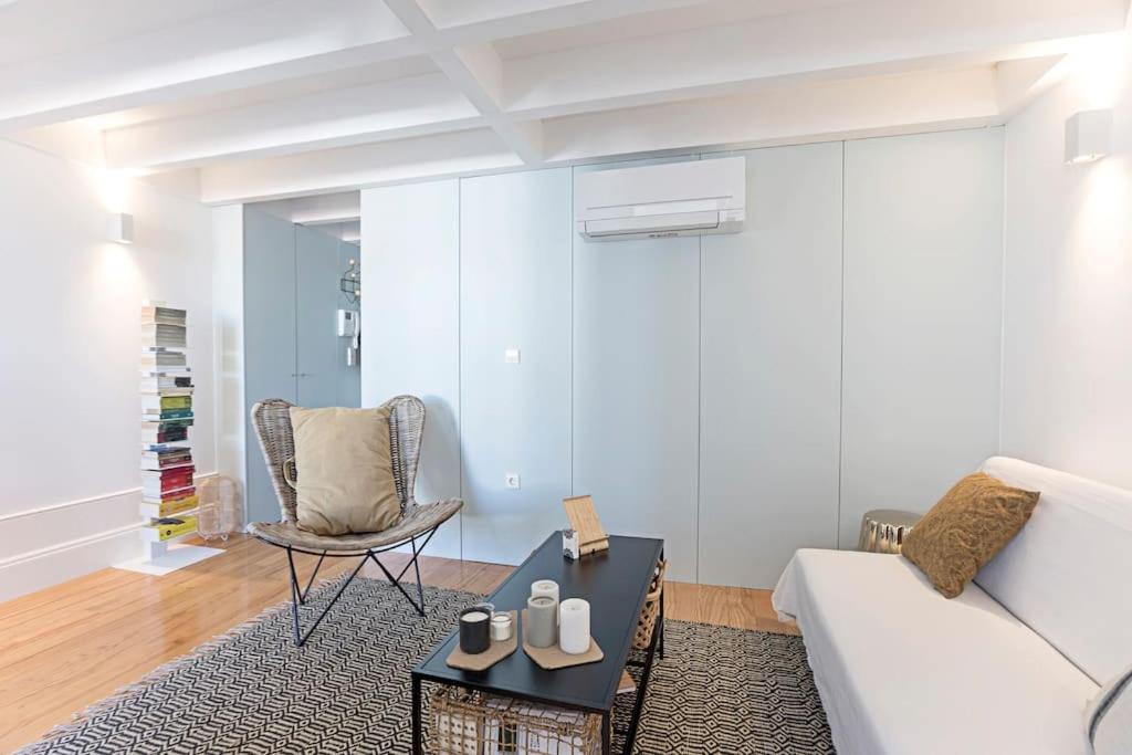 O Aleph, irresistible duplex apt. w/AC and balcony view 5