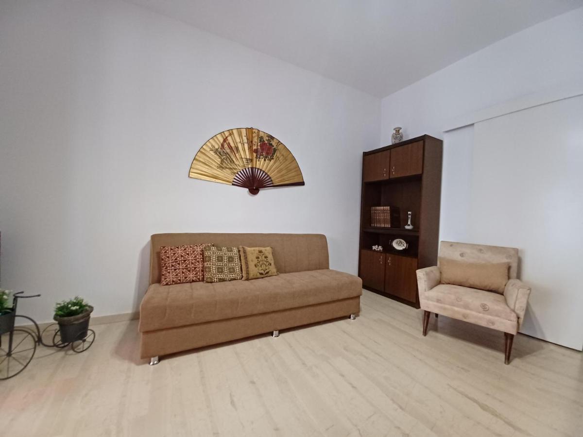 Nina's Central Apartment view 5