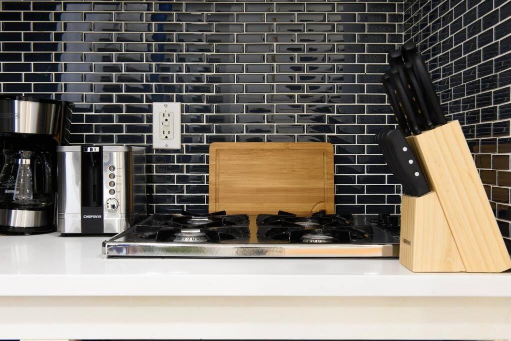 69-2A PRIME Lower East Side 1br Apt Brand New