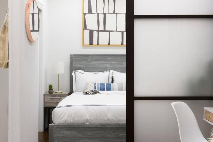 69-2A PRIME Lower East Side 1br Apt Brand New