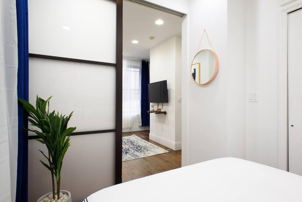 69-2A PRIME Lower East Side 1br Apt Brand New