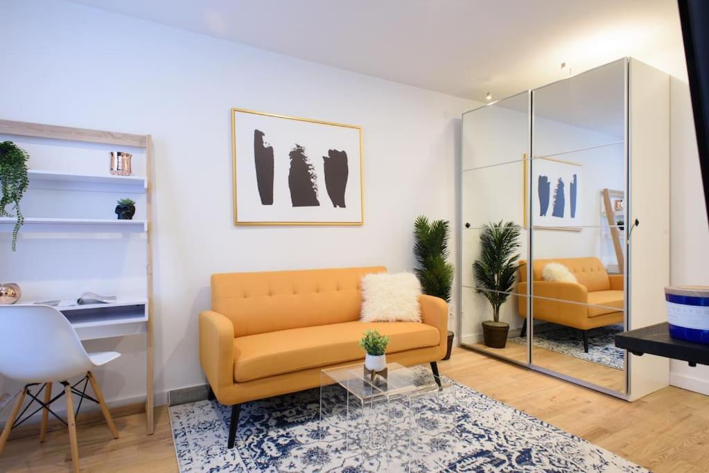 69-3D Prime Lower East East BRAND NEW 1br Apt