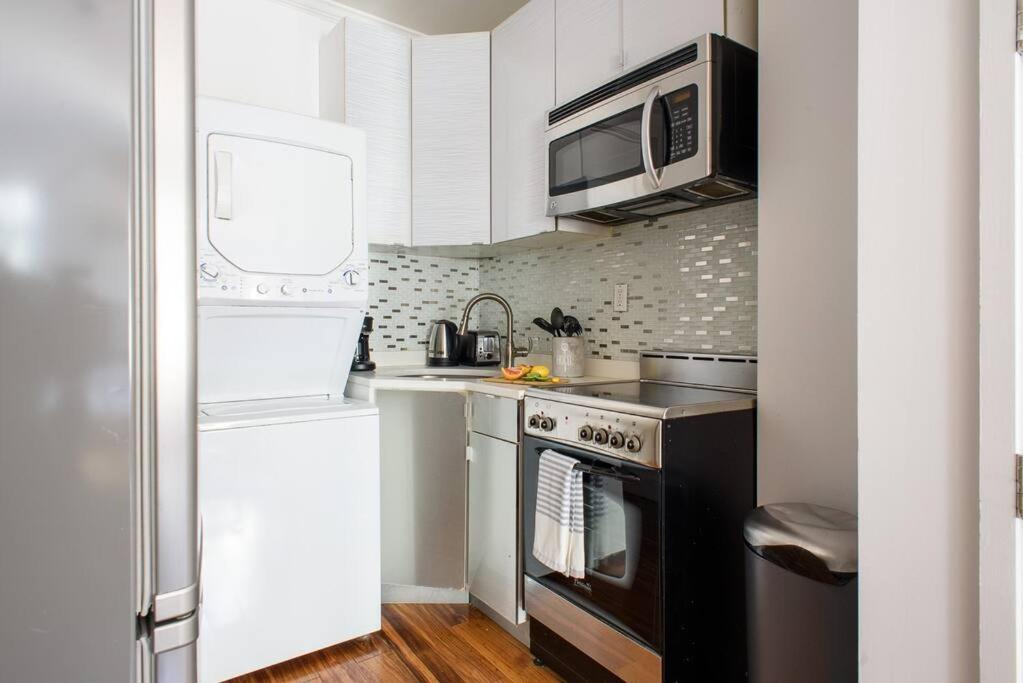 24-16 Studio Gramercy W D gramercy