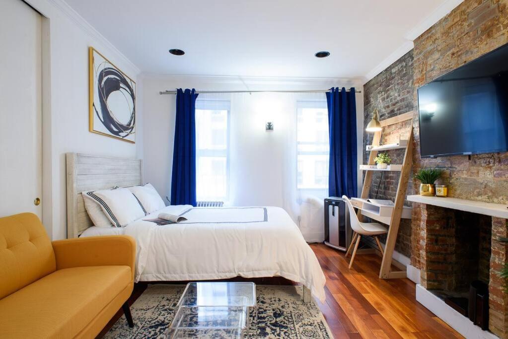 24-17 Renovated Studio Prime Location WD
