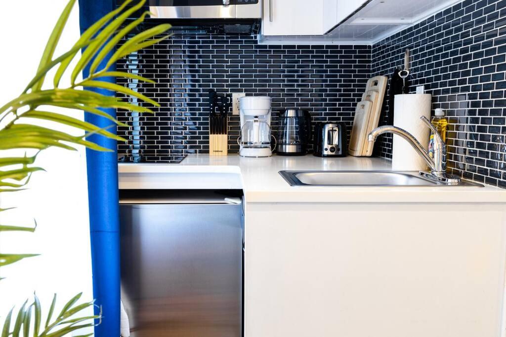 69-3C Stylish Lower East East 1br Apt BRAND NEW